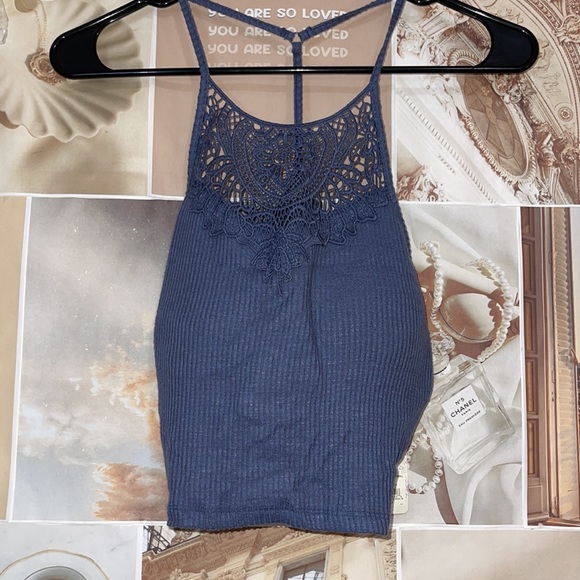 Halter top with built in Bra - Picture 5 of 6